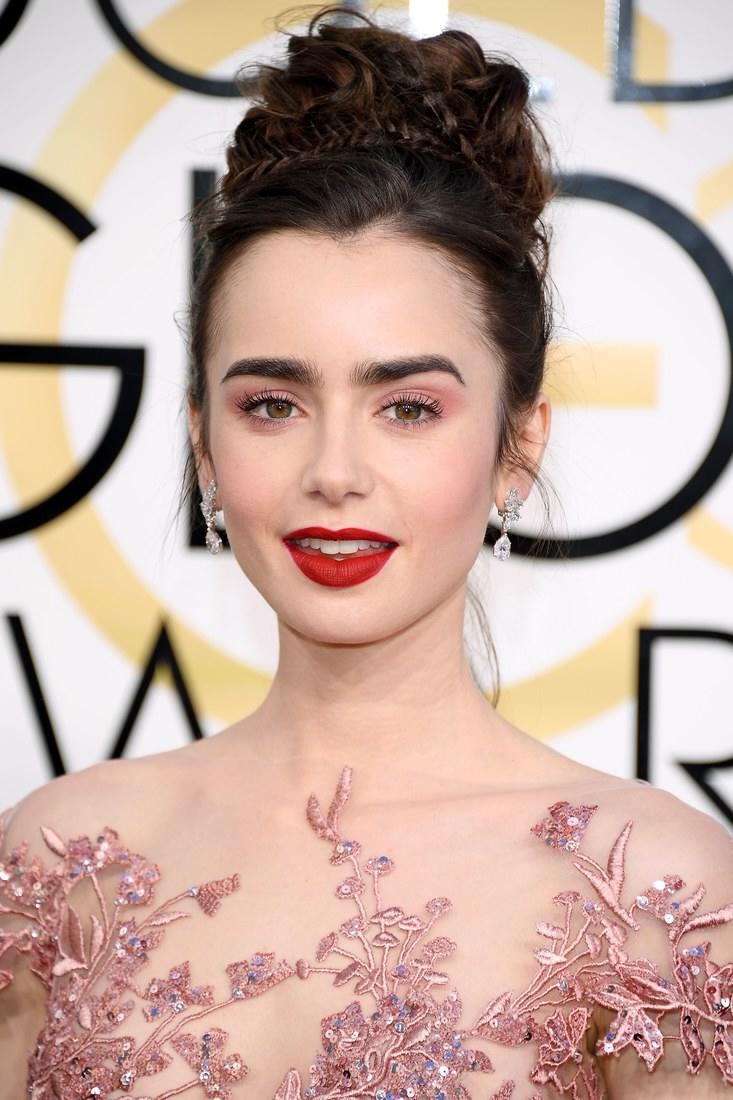 Lily Collins Golden Globes