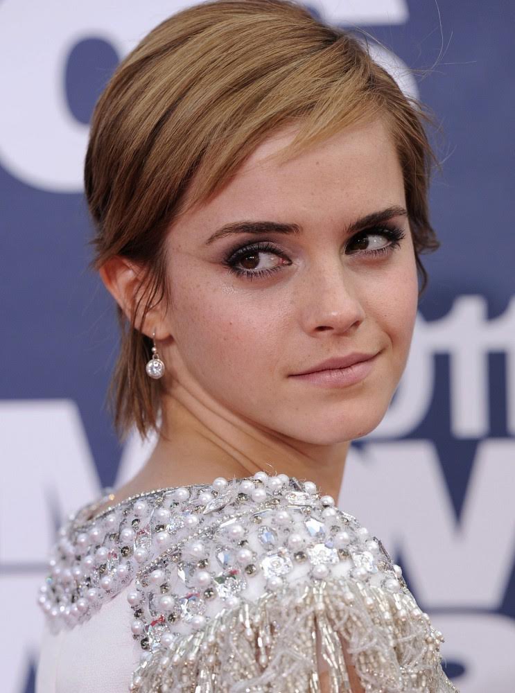 pixie haircut back emma watson